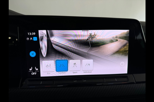 Volkswagen Golf 1.5 eTSI R-Line Pano|Sfeer|Camera|CarPlay