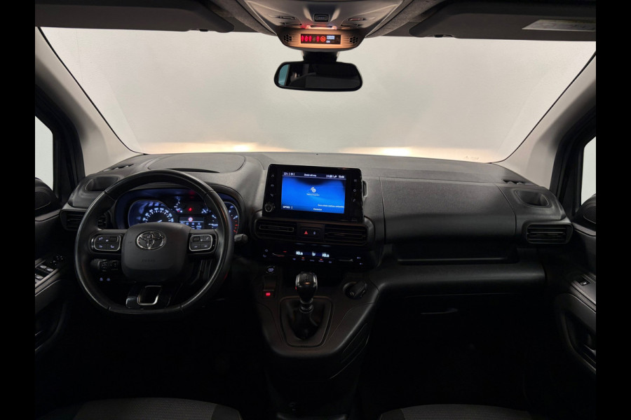 Toyota PROACE CITY Verso 1.2 Turbo L1*5Pers*Design*Panoramadak*PDC*Camera*Navi*Trekhaak*Apple-Carplay*Cruise-Control*