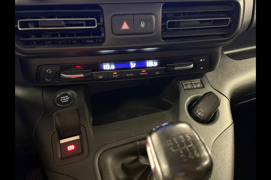 Toyota PROACE CITY Verso 1.2 Turbo L1*5Pers*Design*Panoramadak*PDC*Camera*Navi*Trekhaak*Apple-Carplay*Cruise-Control*