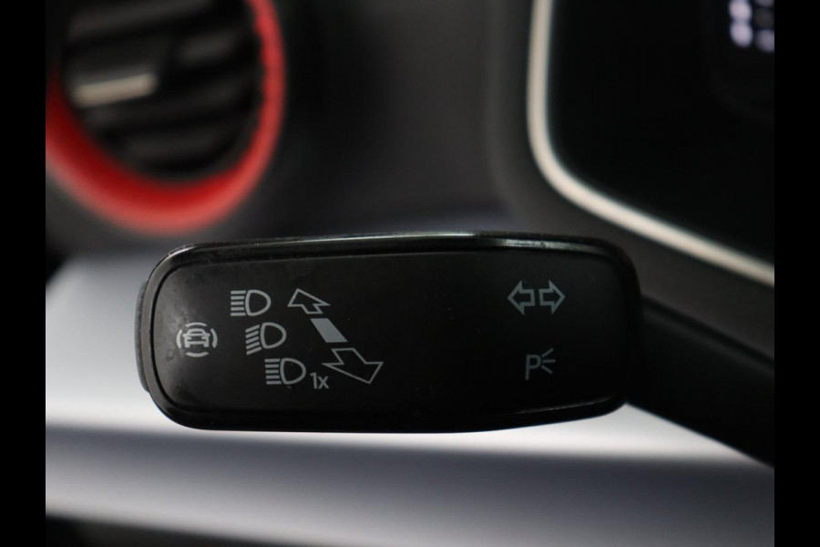 Seat Ibiza 1.0 EcoTSI FR Business Intense | Adaptive cruise | Camera | Carplay | Climate control | Stoelverwarming | Virtual dashboard | Full LED | Sfeerverlichting | Park assist |