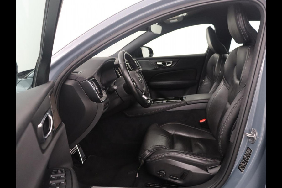 Volvo S60 2.0 Recharge T8 AWD R-Design SOH 95,6% | 360 Camera | Navigatie | Apple Carplay | Stoelverwarming