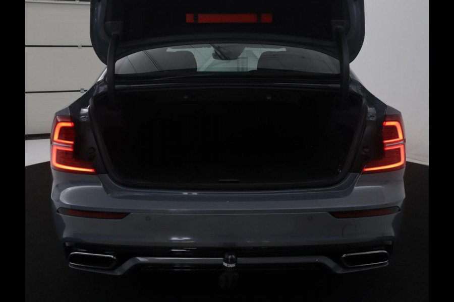 Volvo S60 2.0 Recharge T8 AWD R-Design SOH 95,6% | 360 Camera | Navigatie | Apple Carplay | Stoelverwarming