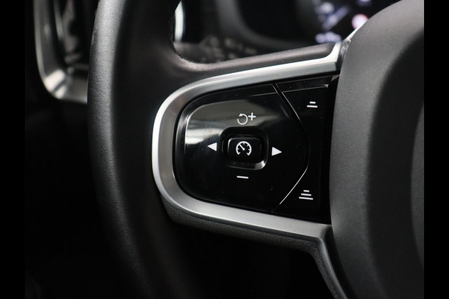 Volvo S60 2.0 Recharge T8 AWD R-Design SOH 95,6% | 360 Camera | Navigatie | Apple Carplay | Stoelverwarming