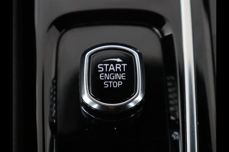 Volvo S60 2.0 Recharge T8 AWD R-Design SOH 95,6% | 360 Camera | Navigatie | Apple Carplay | Stoelverwarming