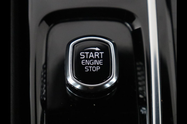 Volvo S60 2.0 Recharge T8 AWD R-Design SOH 95,6% | 360 Camera | Navigatie | Apple Carplay | Stoelverwarming
