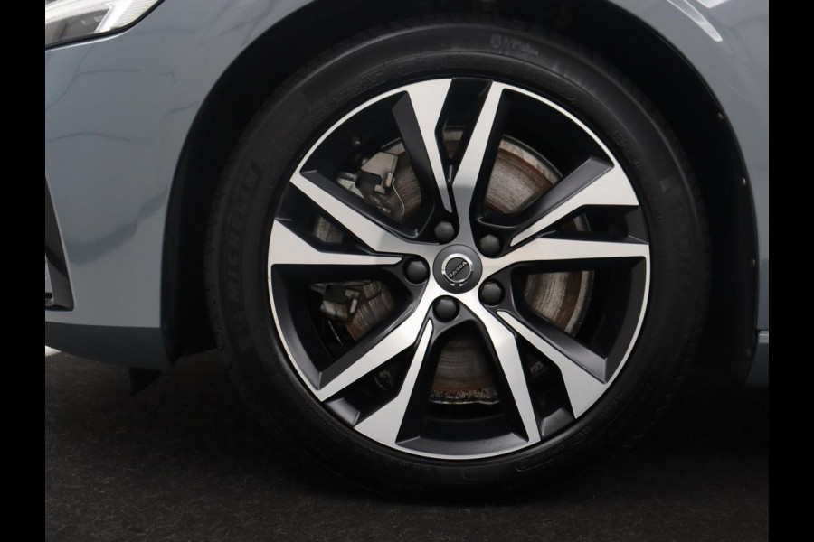 Volvo S60 2.0 Recharge T8 AWD R-Design SOH 95,6% | 360 Camera | Navigatie | Apple Carplay | Stoelverwarming