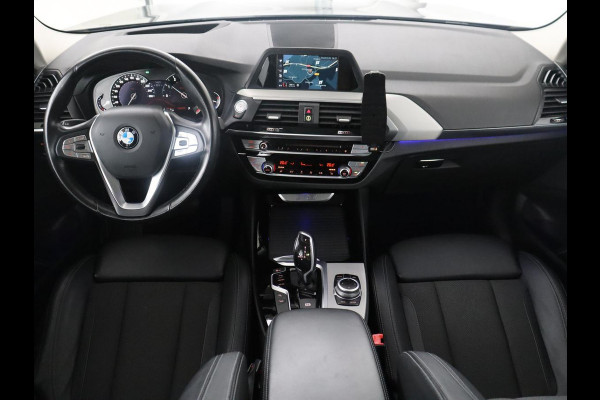 BMW X3 xDrive20i | Trekhaak | Panoramadak | Adaptive cruise | Half Leder | Head-up | Camera | Sfeerverlichting | Climate control | Stoelverwarming | Full LED |