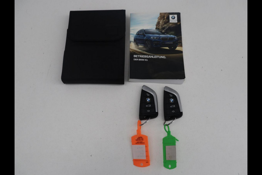 BMW X3 xDrive20i | Trekhaak | Panoramadak | Adaptive cruise | Half Leder | Head-up | Camera | Sfeerverlichting | Climate control | Stoelverwarming | Full LED |
