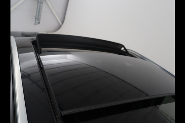 BMW X3 xDrive20i | Trekhaak | Panoramadak | Adaptive cruise | Half Leder | Head-up | Camera | Sfeerverlichting | Climate control | Stoelverwarming | Full LED |