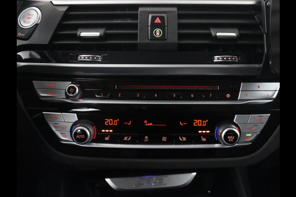 BMW X3 xDrive20i | Trekhaak | Panoramadak | Adaptive cruise | Half Leder | Head-up | Camera | Sfeerverlichting | Climate control | Stoelverwarming | Full LED |