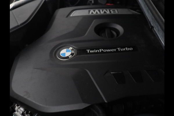 BMW X3 xDrive20i | Trekhaak | Panoramadak | Adaptive cruise | Half Leder | Head-up | Camera | Sfeerverlichting | Climate control | Stoelverwarming | Full LED |