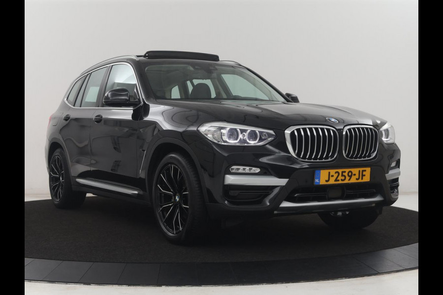 BMW X3 xDrive20i | Trekhaak | Panoramadak | Adaptive cruise | Half Leder | Head-up | Camera | Sfeerverlichting | Climate control | Stoelverwarming | Full LED |
