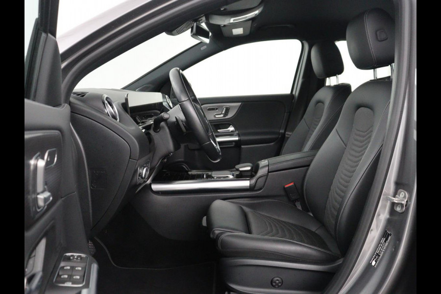 Mercedes-Benz GLA 250 e Luxury Line | SOH 92,9% | Half leder | Memory | Stoelverwarming | Adaptive cruise | Sfeerverlichting | Carplay | Camera | Park assist | Elektrische achterklep | Keyless