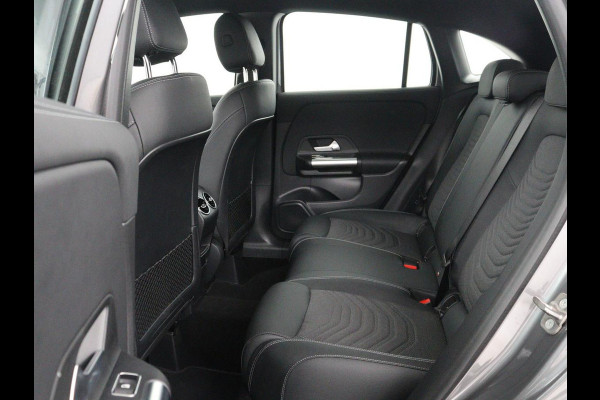 Mercedes-Benz GLA 250 e Luxury Line | SOH 92,9% | Half leder | Memory | Stoelverwarming | Adaptive cruise | Sfeerverlichting | Carplay | Camera | Park assist | Elektrische achterklep | Keyless
