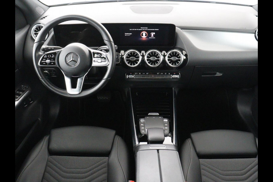 Mercedes-Benz GLA 250 e Luxury Line | SOH 92,9% | Half leder | Memory | Stoelverwarming | Adaptive cruise | Sfeerverlichting | Carplay | Camera | Park assist | Elektrische achterklep | Keyless