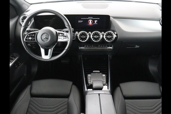 Mercedes-Benz GLA 250 e Luxury Line | SOH 92,9% | Half leder | Memory | Stoelverwarming | Adaptive cruise | Sfeerverlichting | Carplay | Camera | Park assist | Elektrische achterklep | Keyless