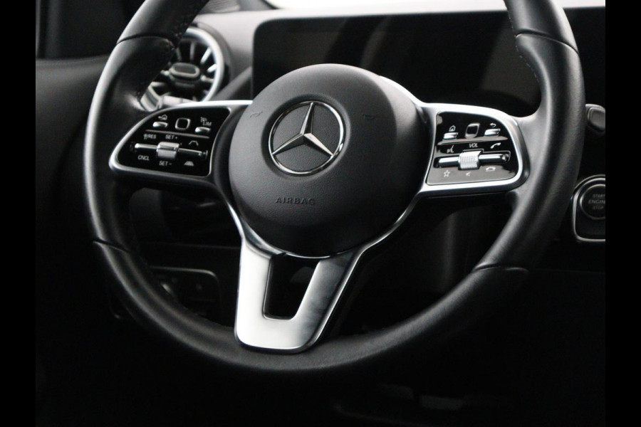 Mercedes-Benz GLA 250 e Luxury Line | SOH 92,9% | Half leder | Memory | Stoelverwarming | Adaptive cruise | Sfeerverlichting | Carplay | Camera | Park assist | Elektrische achterklep | Keyless