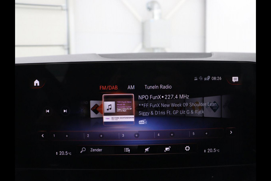 Mercedes-Benz GLA 250 e Luxury Line | SOH 92,9% | Half leder | Memory | Stoelverwarming | Adaptive cruise | Sfeerverlichting | Carplay | Camera | Park assist | Elektrische achterklep | Keyless