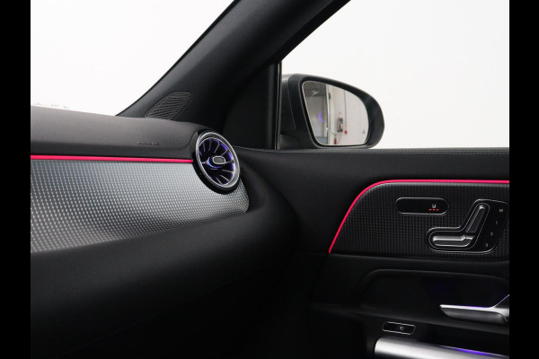 Mercedes-Benz GLA 250 e Luxury Line | SOH 92,9% | Half leder | Memory | Stoelverwarming | Adaptive cruise | Sfeerverlichting | Carplay | Camera | Park assist | Elektrische achterklep | Keyless