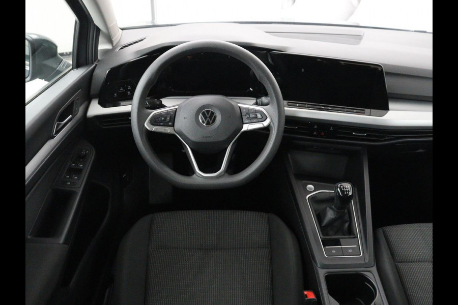 Volkswagen Golf Variant 1.0 TSI Golf | Adaptive cruise | Bluetooth | Virtueel dashboard | Climate control | Park assist | Trekhaak | 17" velgen
