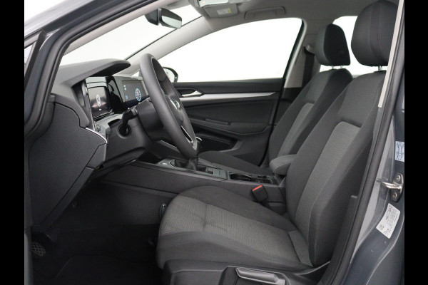 Volkswagen Golf Variant 1.0 TSI Golf | Adaptive cruise | Bluetooth | Virtueel dashboard | Climate control | Park assist | Trekhaak | 17" velgen