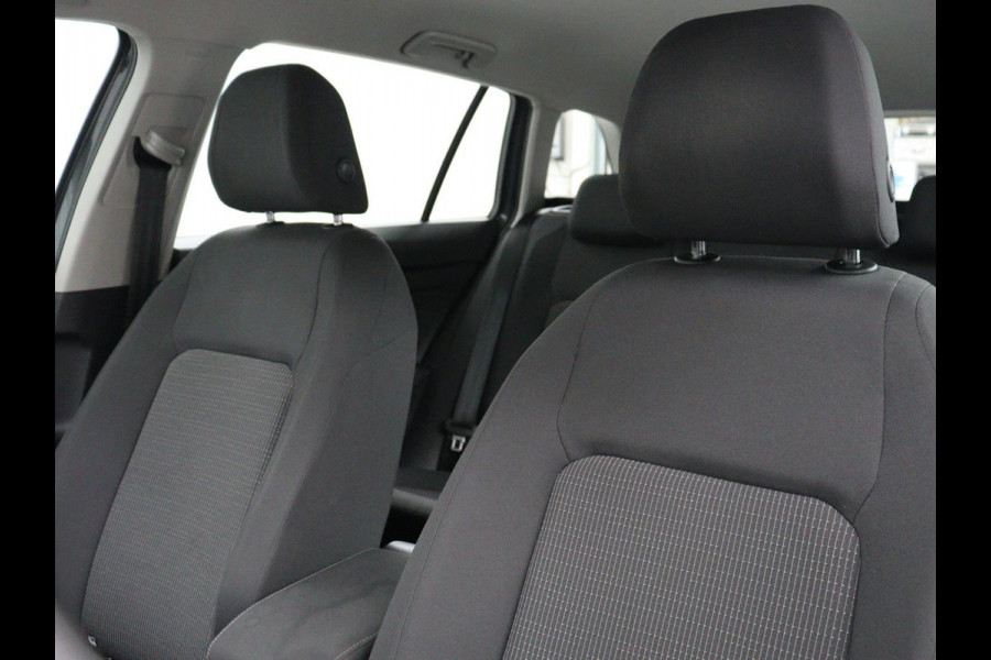Volkswagen Golf Variant 1.0 TSI Golf | Adaptive cruise | Bluetooth | Virtueel dashboard | Climate control | Park assist | Trekhaak | 17" velgen