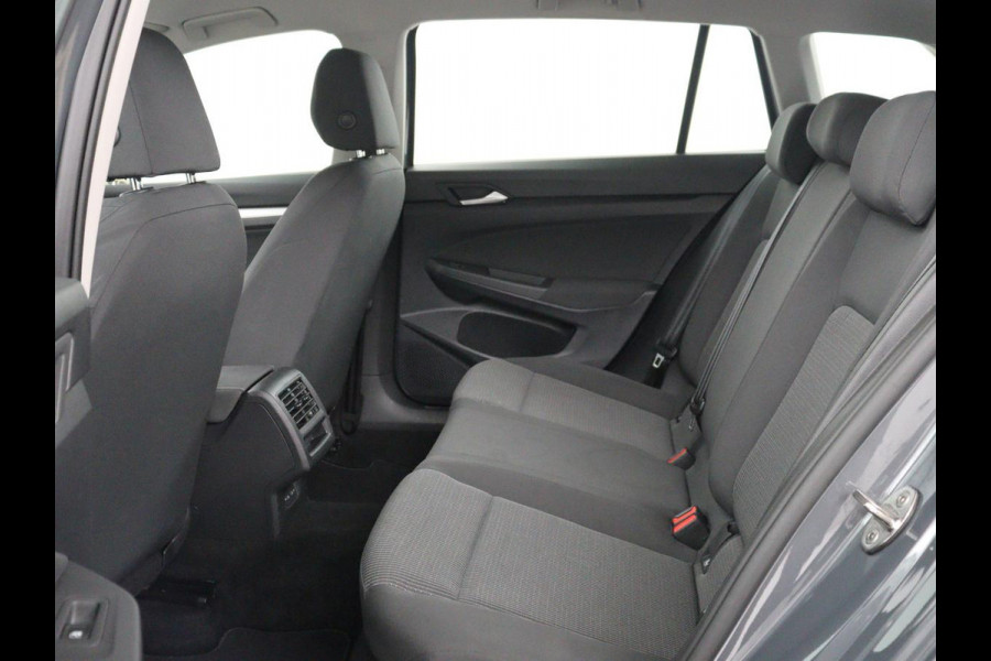 Volkswagen Golf Variant 1.0 TSI Golf | Adaptive cruise | Bluetooth | Virtueel dashboard | Climate control | Park assist | Trekhaak | 17" velgen
