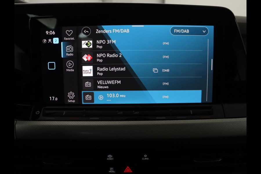 Volkswagen Golf Variant 1.0 TSI Golf | Adaptive cruise | Bluetooth | Virtueel dashboard | Climate control | Park assist | Trekhaak | 17" velgen