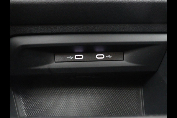 Volkswagen Golf Variant 1.0 TSI Golf | Adaptive cruise | Bluetooth | Virtueel dashboard | Climate control | Park assist | Trekhaak | 17" velgen