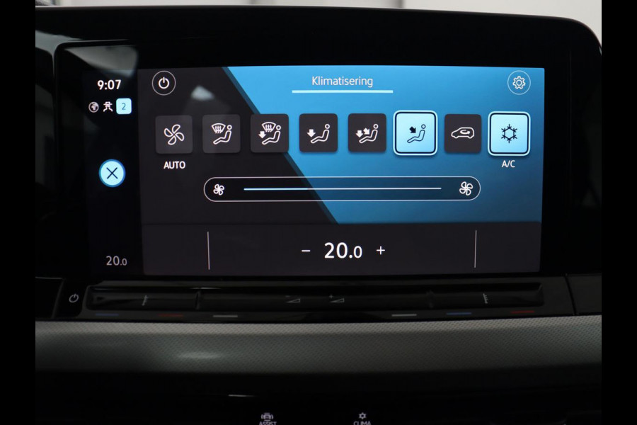 Volkswagen Golf Variant 1.0 TSI Golf | Adaptive cruise | Bluetooth | Virtueel dashboard | Climate control | Park assist | Trekhaak | 17" velgen