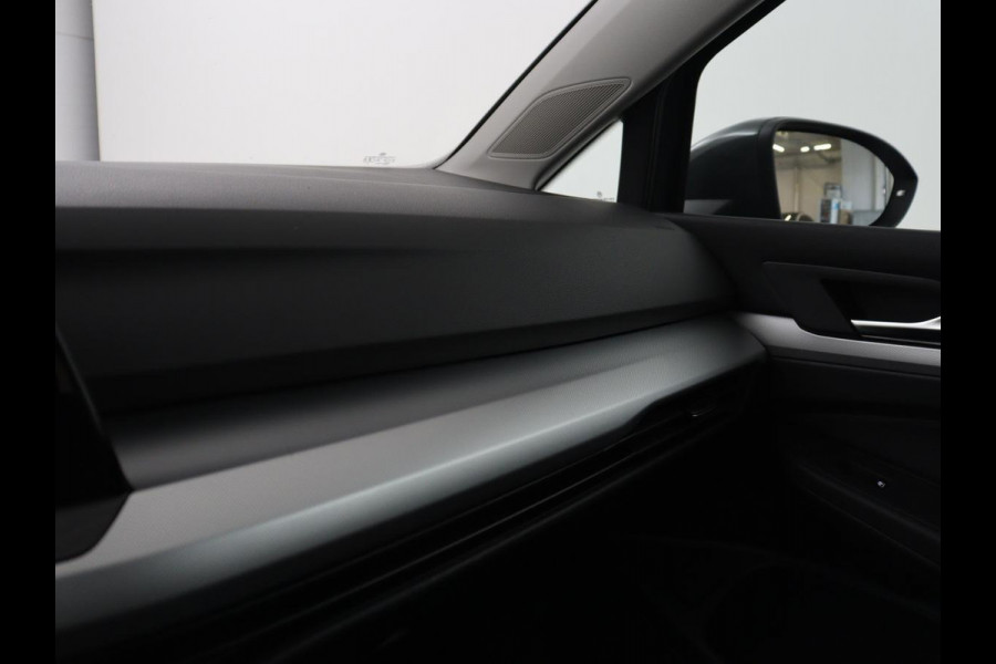 Volkswagen Golf Variant 1.0 TSI Golf | Adaptive cruise | Bluetooth | Virtueel dashboard | Climate control | Park assist | Trekhaak | 17" velgen