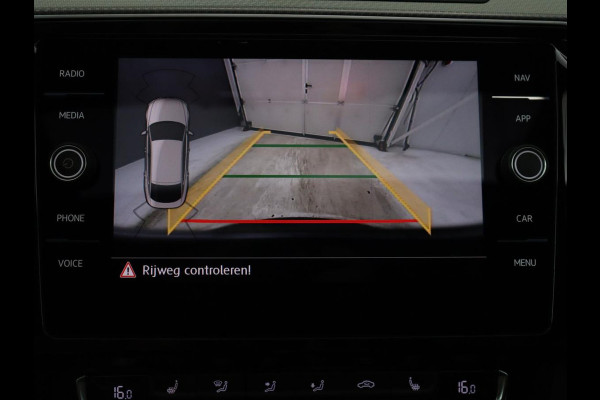 Volkswagen Arteon 1.5 TSI Business R | Panoramadak | Leder/alcantara | Stoelverwarming | Adaptive cruise | Carplay | Sfeerverlichting | Camera | Park assist | Trekhaak