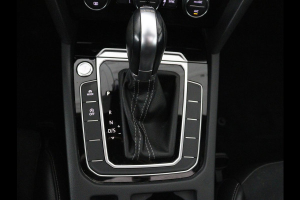 Volkswagen Arteon 1.5 TSI Business R | Panoramadak | Leder/alcantara | Stoelverwarming | Adaptive cruise | Carplay | Sfeerverlichting | Camera | Park assist | Trekhaak