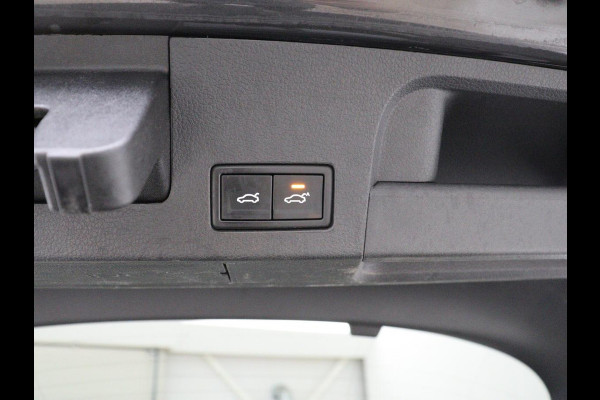 Volkswagen Arteon 1.5 TSI Business R | Panoramadak | Leder/alcantara | Stoelverwarming | Adaptive cruise | Carplay | Sfeerverlichting | Camera | Park assist | Trekhaak