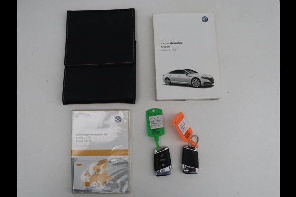 Volkswagen Arteon 1.5 TSI Business R | Panoramadak | Leder/alcantara | Stoelverwarming | Adaptive cruise | Carplay | Sfeerverlichting | Camera | Park assist | Trekhaak