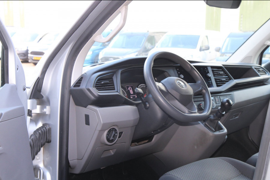 Volkswagen Transporter 2.0 TDI L1H1 30 / 3-Pers. / AppConnect / Nw Model