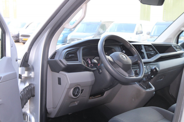 Volkswagen Transporter 2.0 TDI L1H1 30 / 3-Pers. / AppConnect / Nw Model