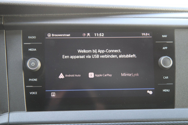 Volkswagen Transporter 2.0 TDI L1H1 30 / 3-Pers. / AppConnect / Nw Model