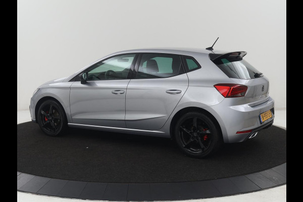 Seat Ibiza 1.0 EcoTSI FR Business Intense | Leder/alcantara | Adaptive cruise | Stoelverwarming | Carplay | Camera | Park assist | Climate control | Virtueel dashboard | 17" velgen