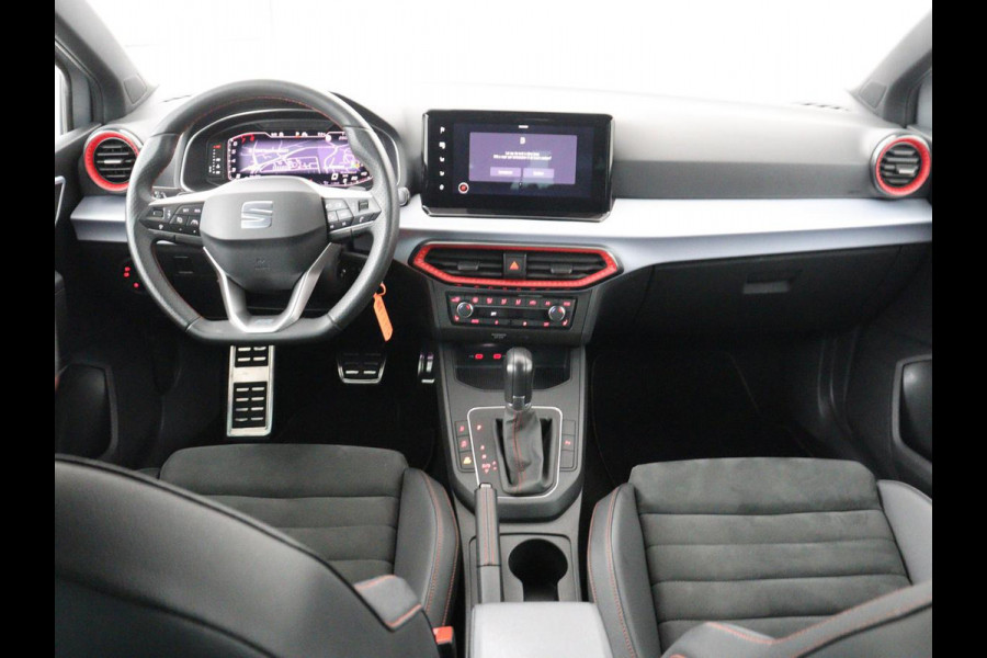 Seat Ibiza 1.0 EcoTSI FR Business Intense | Leder/alcantara | Adaptive cruise | Stoelverwarming | Carplay | Camera | Park assist | Climate control | Virtueel dashboard | 17" velgen