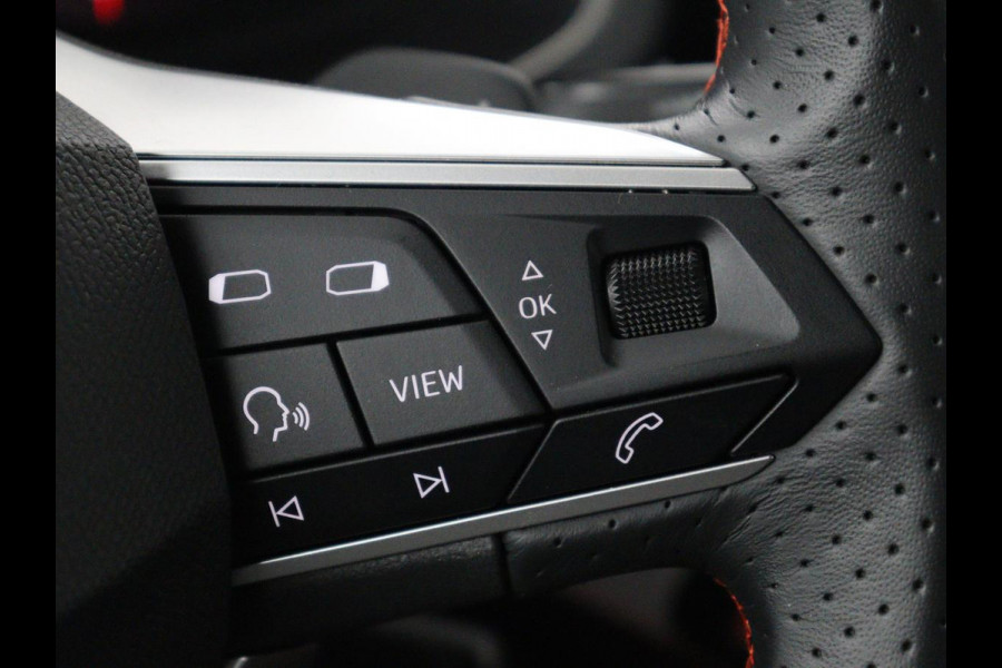 Seat Ibiza 1.0 EcoTSI FR Business Intense | Leder/alcantara | Adaptive cruise | Stoelverwarming | Carplay | Camera | Park assist | Climate control | Virtueel dashboard | 17" velgen