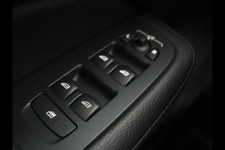 Volvo V60 2.0 T8 Recharge AWD Inscription | SOH 82% | Trekhaak | 360 camera | Leder | Stuur/stoelverwarming | Memory | Adaptive cruise | Full LED |