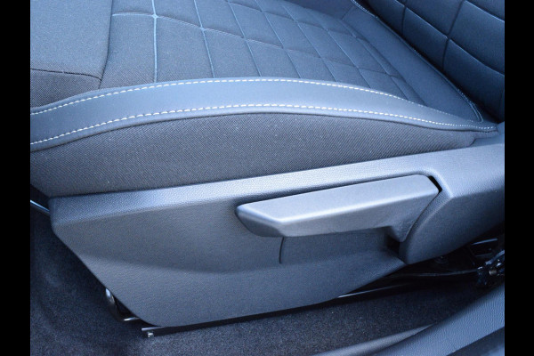 Citroën C3 1.2 Hybrid 110pk MAX | AUTOMAAT | WIT DAK | PARKEERSENSOREN MET CAMERA | CLIMATE CONTROL | NAVI | CARPLAY