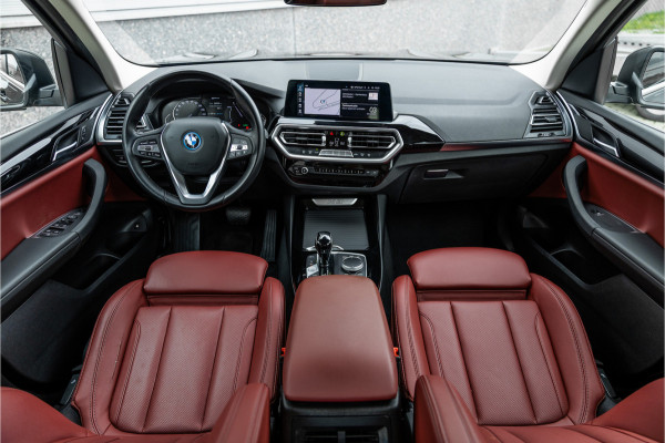 BMW X3 xDrive30e SOH 99% / LED / Camera / All-Season / Carplay /