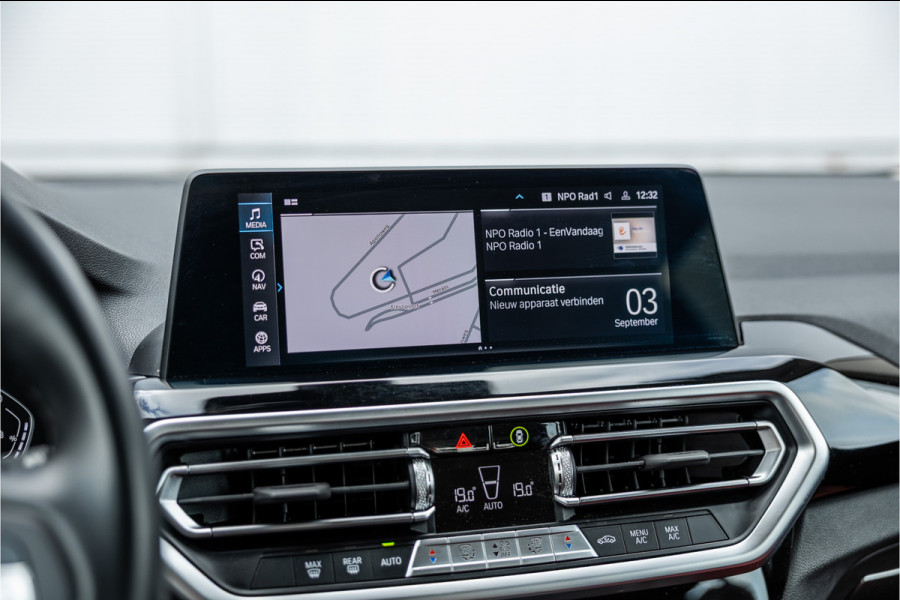 BMW X3 xDrive30e SOH 99% / LED / Camera / All-Season / Carplay /