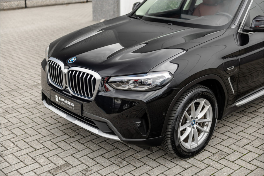 BMW X3 xDrive30e SOH 99% / LED / Camera / All-Season / Carplay /
