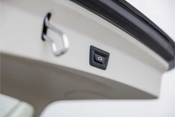 BMW X3 xDrive30e SOH 99% / LED / Camera / All-Season / Carplay /