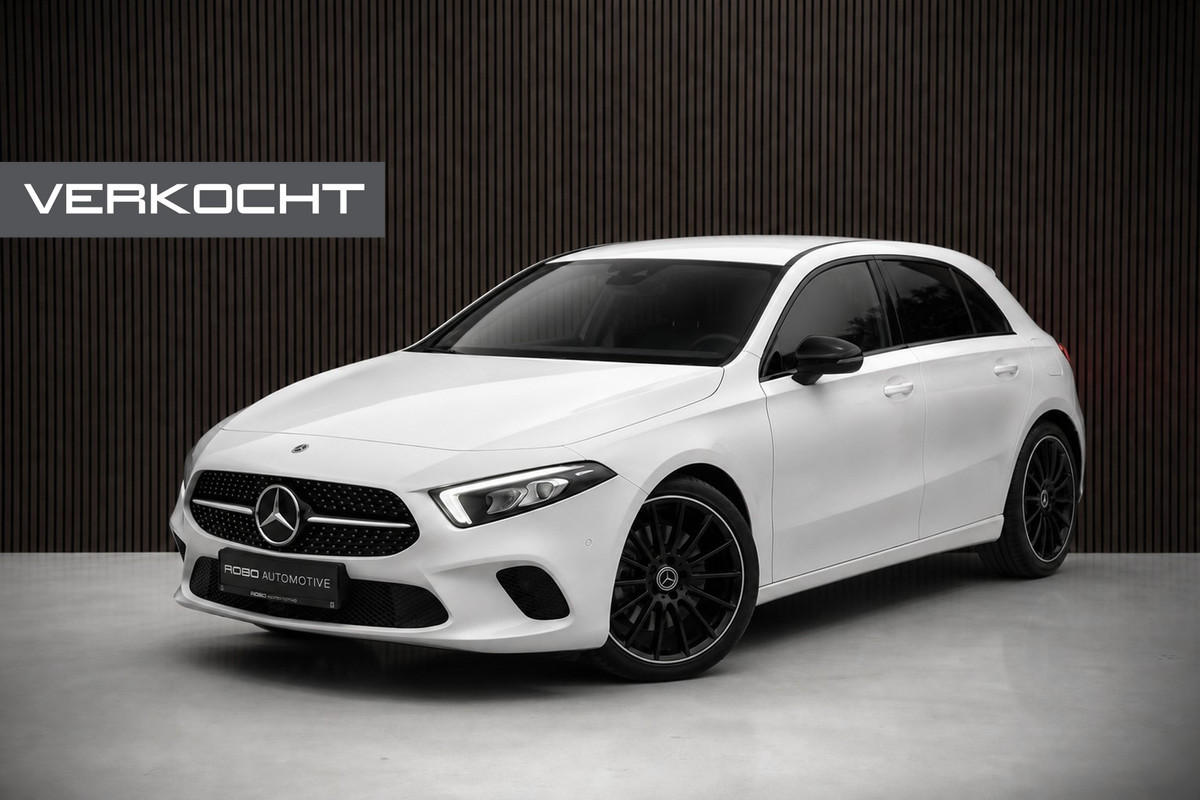 Mercedes-Benz A-Klasse 180 Premium Plus | Stoelverwarming | Ambiance Verlichting | Apple Carplay | Parkeersensoren | Navigatie | Keyless | High Performance LED | Grootlichtassistent | Cruise Control | Bluetooth | Airco