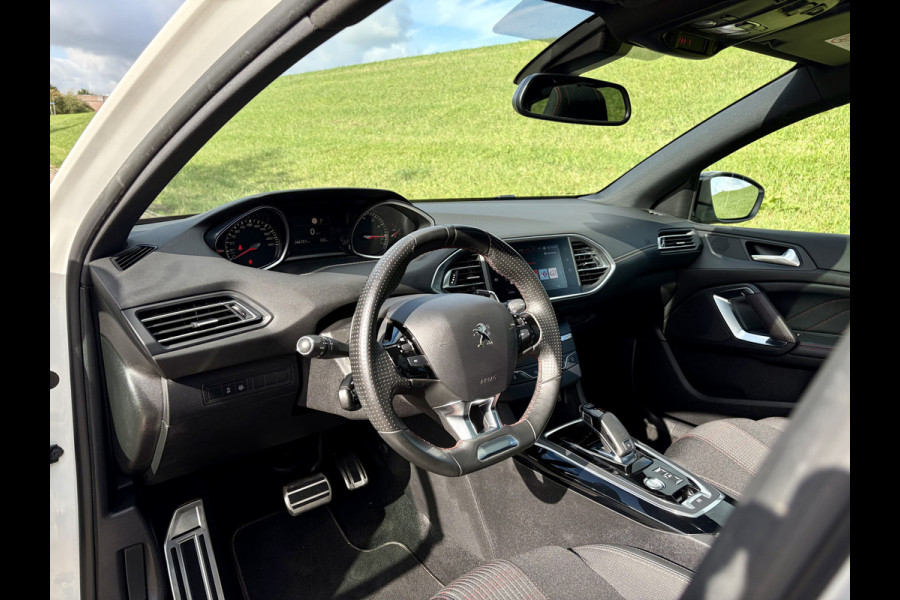 Peugeot 308 SW 1.2 PureTech GT-line Panoramadak | PDC V&A | Camera A | Apple CarPlay / Android Auto | Keyless