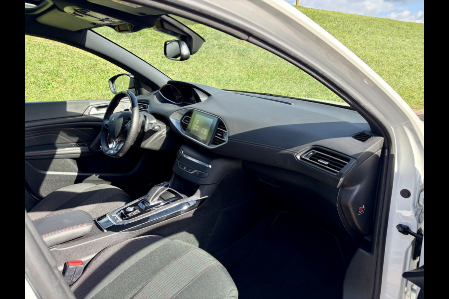 Peugeot 308 SW 1.2 PureTech GT-line Panoramadak | PDC V&A | Camera A | Apple CarPlay / Android Auto | Keyless